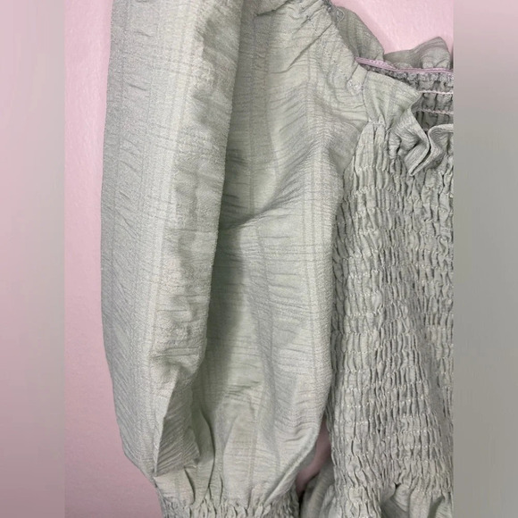 En Saison Ruched Frill Hem Puff  Sleeve Blouse - Picture 5 of 6